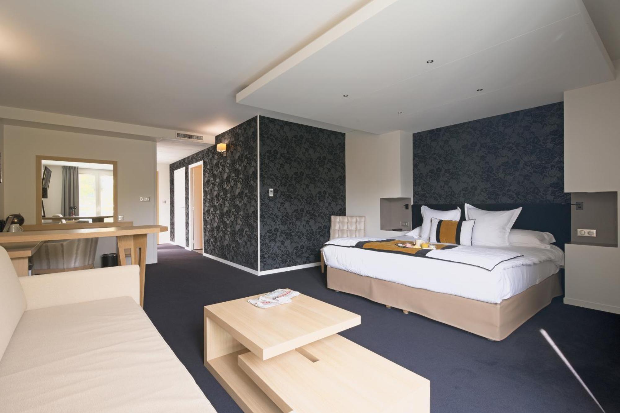 Le Konine - Hotel & Bar & Restaurant Montceau-les-Mines Dış mekan fotoğraf
